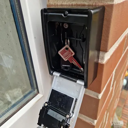 Rum i privatbostad Einzelzimmer In Ruhiger Lage --- Check-in Mit Schluesselkasten *