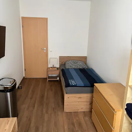 Einzelzimmer In Ruhiger Lage --- Check-in Mit Schluesselkasten Privat bolig
